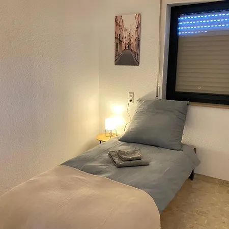 K41 I Ruhiges Haus Mit Garten Fuer 8 Personen I Naehe Messe & A81 Stuttgart Appartamento